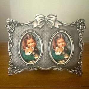 The Import Collection Dual Oval Easel Mount Frame